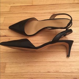 BANANA REPUBLIC slingback leather kitten heels-8.5